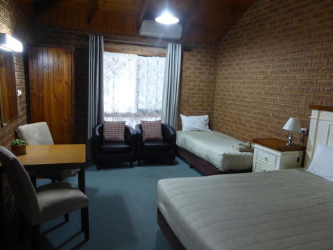 Beechworth Carriage Motor Inn - C Tourism 1
