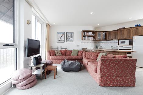 Beehive 14 - C Tourism 0