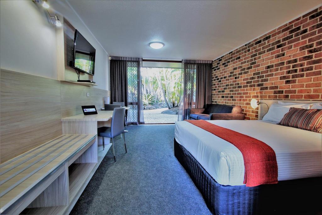 Yatala QLD C Tourism