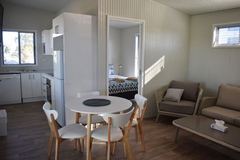 Bega Caravan Park - C Tourism 0