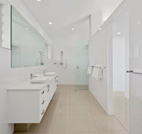 Bella Vista West 3 Luxury Ocean View High Ceilings Golf Buggy Sleeps 8 - C Tourism