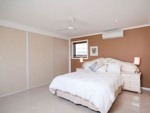 Bellima Beach House', 9 Jackson Close - Huge Duplex With Air Con And Fabulous Views - C Tourism 1