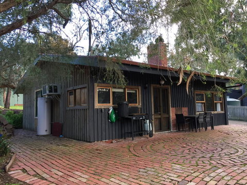 Bells Estate Great Ocean Road Cottages - C Tourism 1