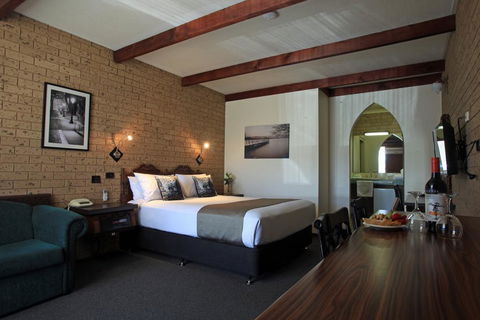 Belltower Motor Inn - C Tourism 0