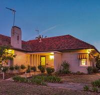 Benson House  Benson Lodge - C Tourism