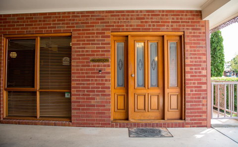 BEST WESTERN Burke And Wills Motor Inn - C Tourism 1