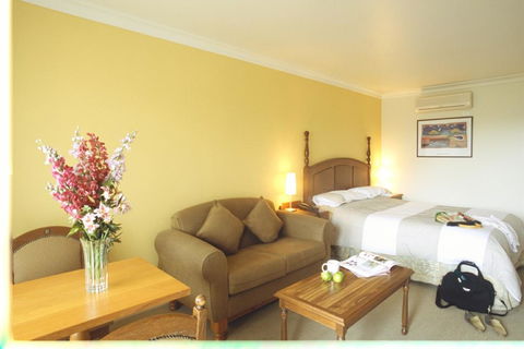 Best Western Plus The Tudor Box Hill - C Tourism 2