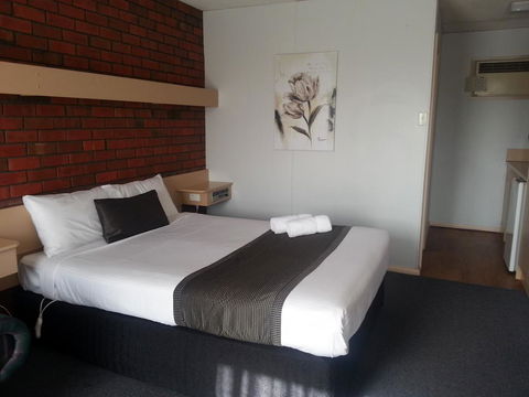 Big Valley Lakeside Paradise Motor Inn - C Tourism 1