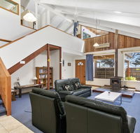 Black Dolphin Waterfront Townhouse - Bay Views - C Tourism