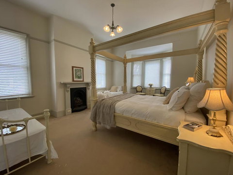 Blayney House - C Tourism 0