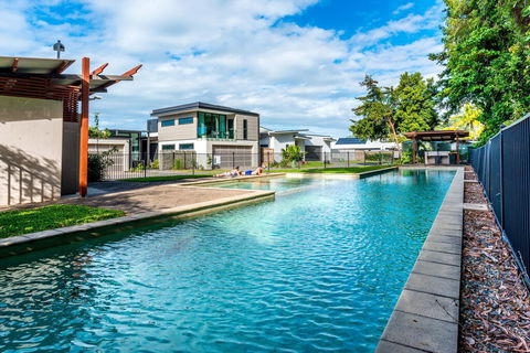 Blue Lagoon Villa B - C Tourism 2