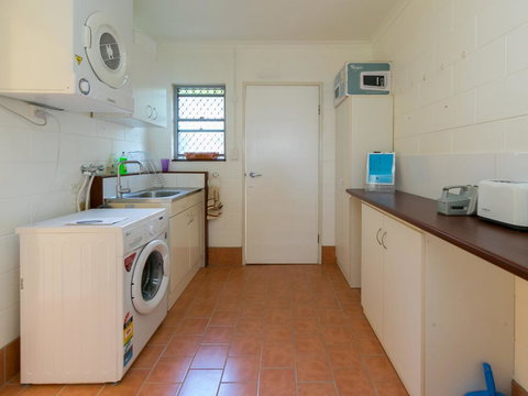 Blue Water Retreat - Upstairs & Downstairs - C Tourism 2