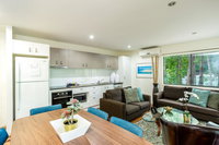 Bluewater 1 - Rainbow Shores Amazing Location Easy Walk To Beach Pool Aircon Outdoor spa