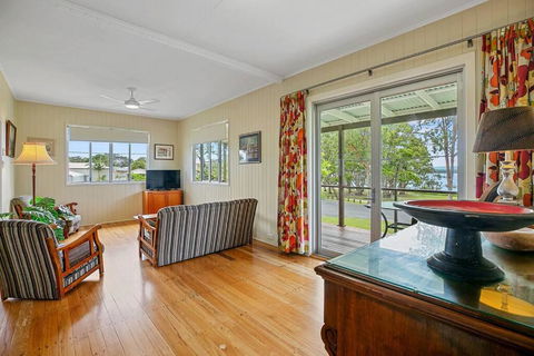 Welcome To Waterfront Views - C Tourism 3