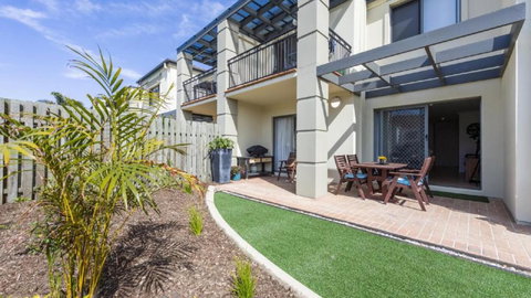 Yamba - Beachside Way - C Tourism 1