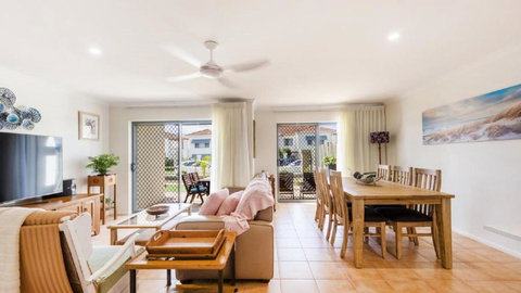 Yamba - Beachside Way - C Tourism 0