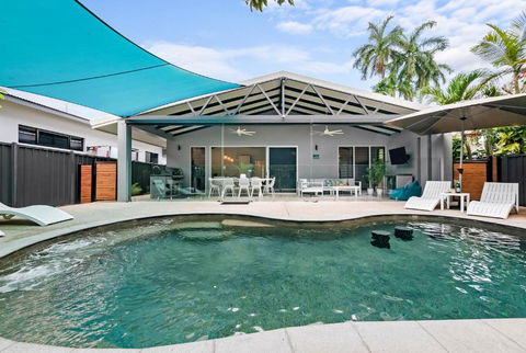 A Sumptuous Poolside Family Oasis At Gardens Villa - C Tourism 0