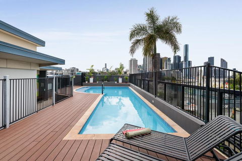 YHA Brisbane City - C Tourism 0