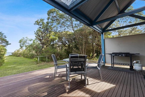 Dargo - Waterfront Retreat - C Tourism 1