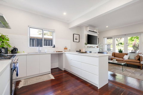 Guildford Cottage By Swan Bnb Management - C Tourism 2