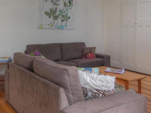 Youngs Cottage - C Tourism 2