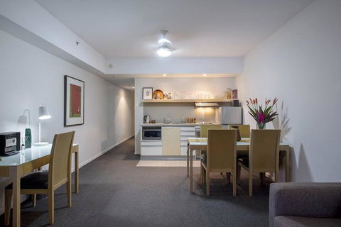 ZEN CITY & SEA Executive 1-BR Suite In Darwin CBD - C Tourism 0