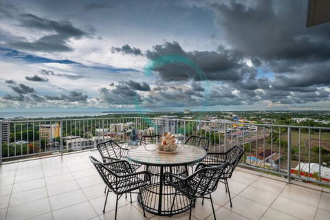 ZEN Pinnacle Penthouse (2) 3-BR Panoramic Retreat - C Tourism 0