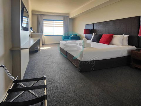 ZEN88 ESPLANADE: Hotel Suite W/ Ocean/Sunset Views - C Tourism 1