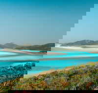 Whitehaven Beach and Hill Inlet Lookout Full-Day Snorkeling Cruise by High-Speed Catamaran - C Tourism