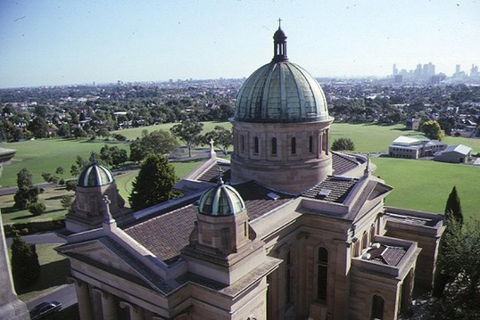 Melbourne City Tour: Lifestyle Of The Rich And Famous - C Tourism 4