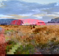 Uluru Ayers Rock Sunset with Outback Barbecue Dinner and Star Tour - C Tourism