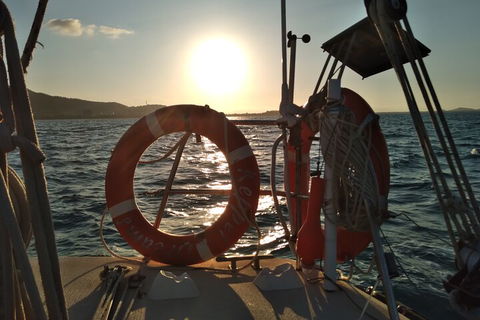 Townsville Small Group Early Morning Sailing Cruise Boat Tour Charter Hire - C Tourism 0