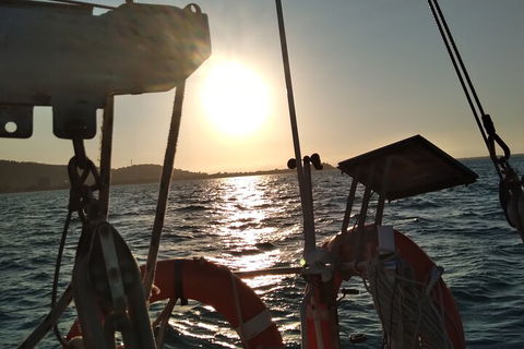 Townsville Private Hire Sunset Sail Sailing Cruise Boat Tour Charter Experience - C Tourism 4