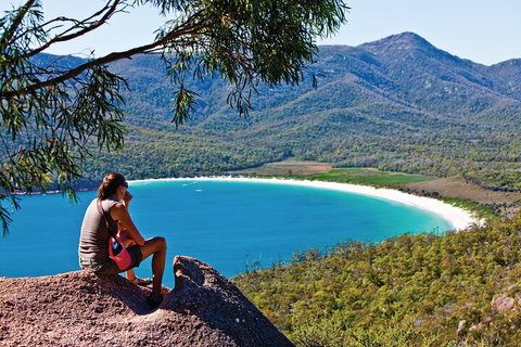 4-Day Fabulous Tasmania Tour: Wineglass Bay, Port Arthur, Devils & Bruny Island - C Tourism 2