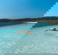 Lake McKenzie Full-Day Tour with Lunch from Hervey Bay - C Tourism