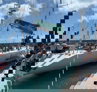 2-Night Whitsundays Sailing Cruise incl. Whitehaven Beach  Great Barrier Reef - C Tourism